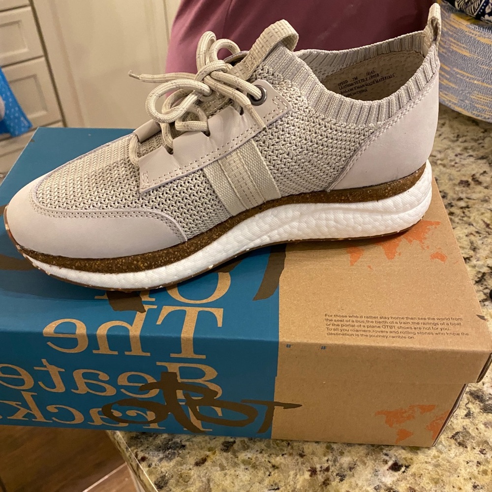 Brand new OTBT Sneakers. Size 7. Speed Mist